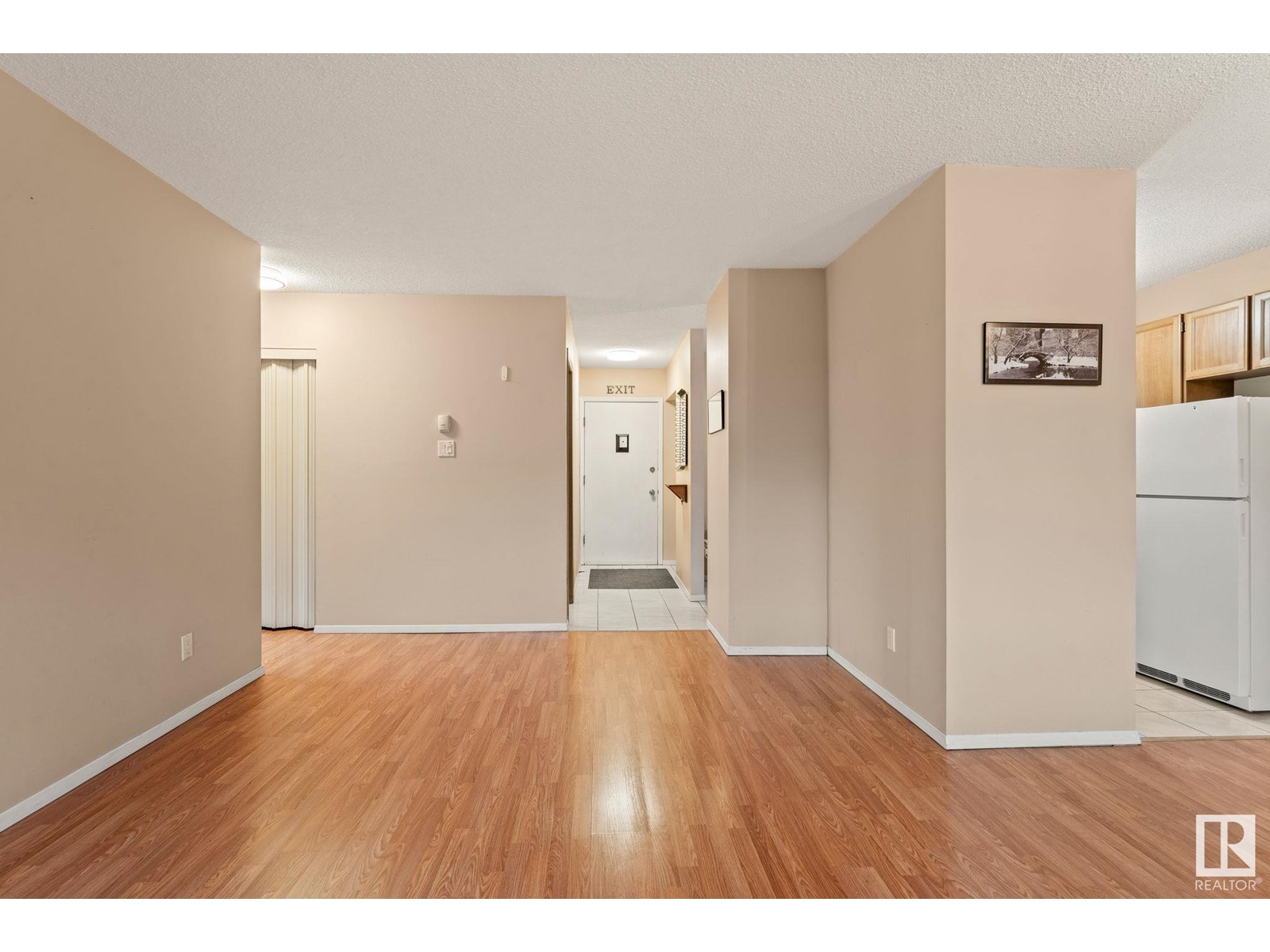 Photo 14 of 311 2315 119 St Nw, Edmonton AB