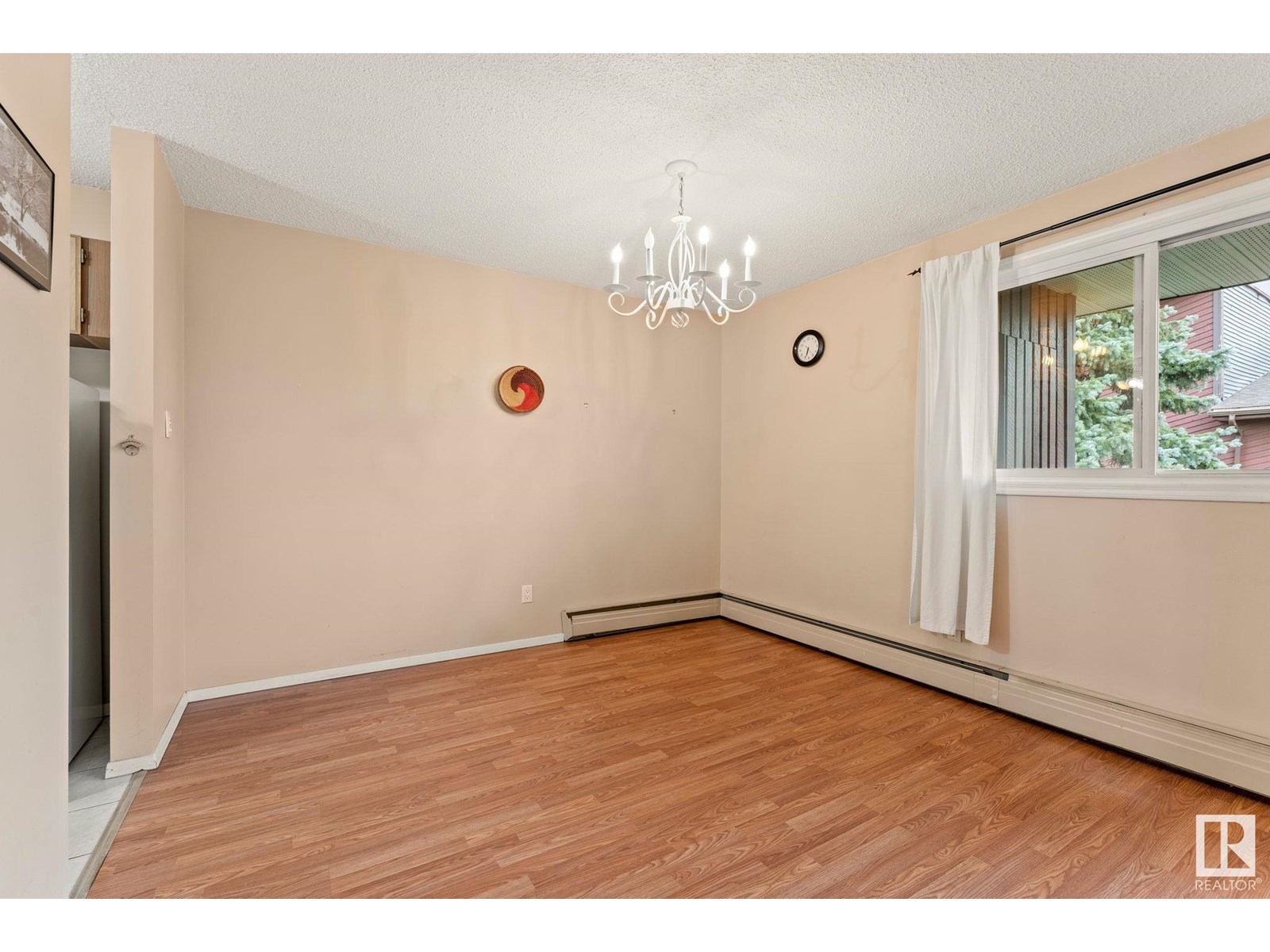 Photo 15 of 311 2315 119 St Nw, Edmonton AB