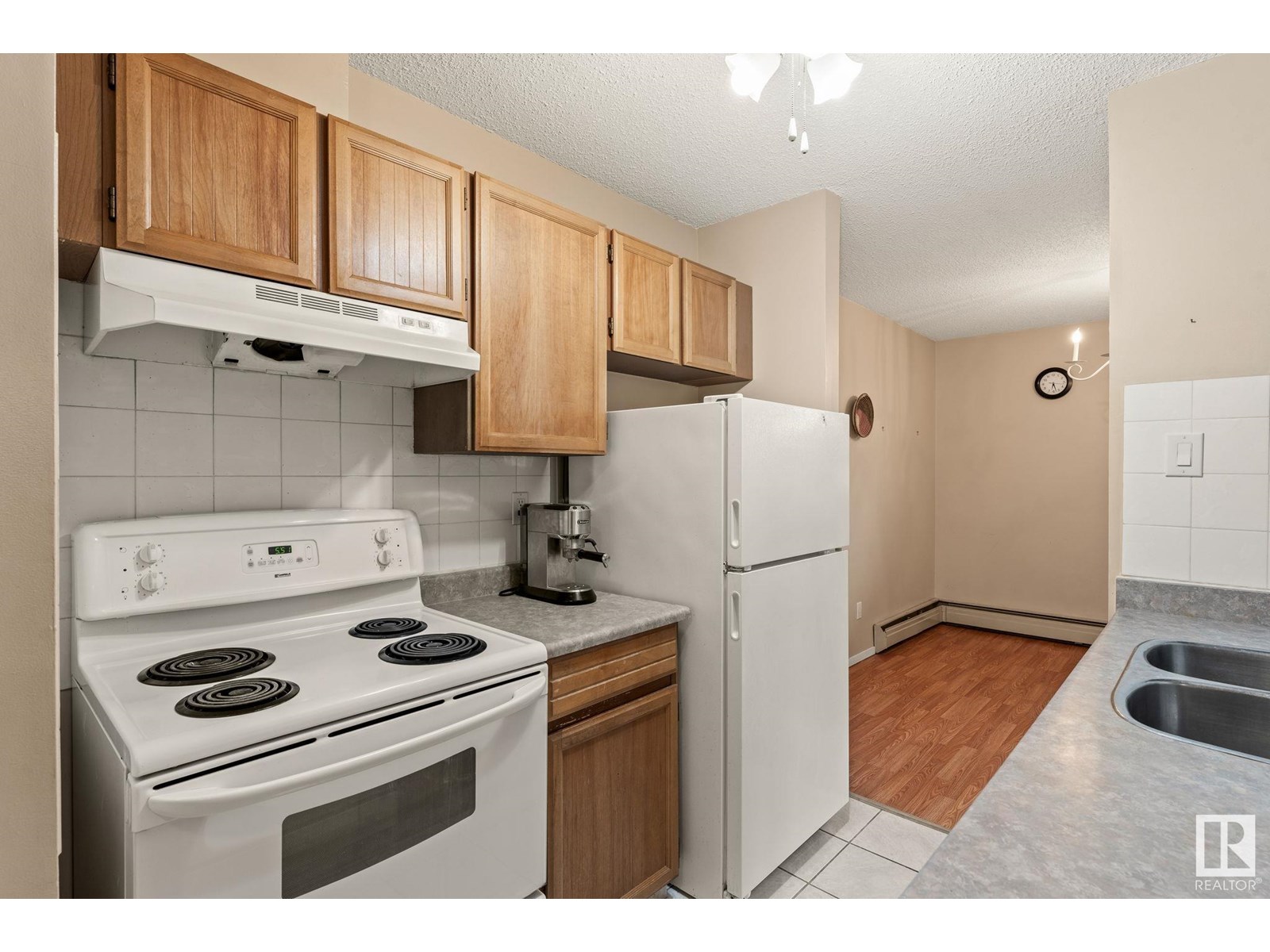 Photo 6 of 311 2315 119 St Nw, Edmonton AB