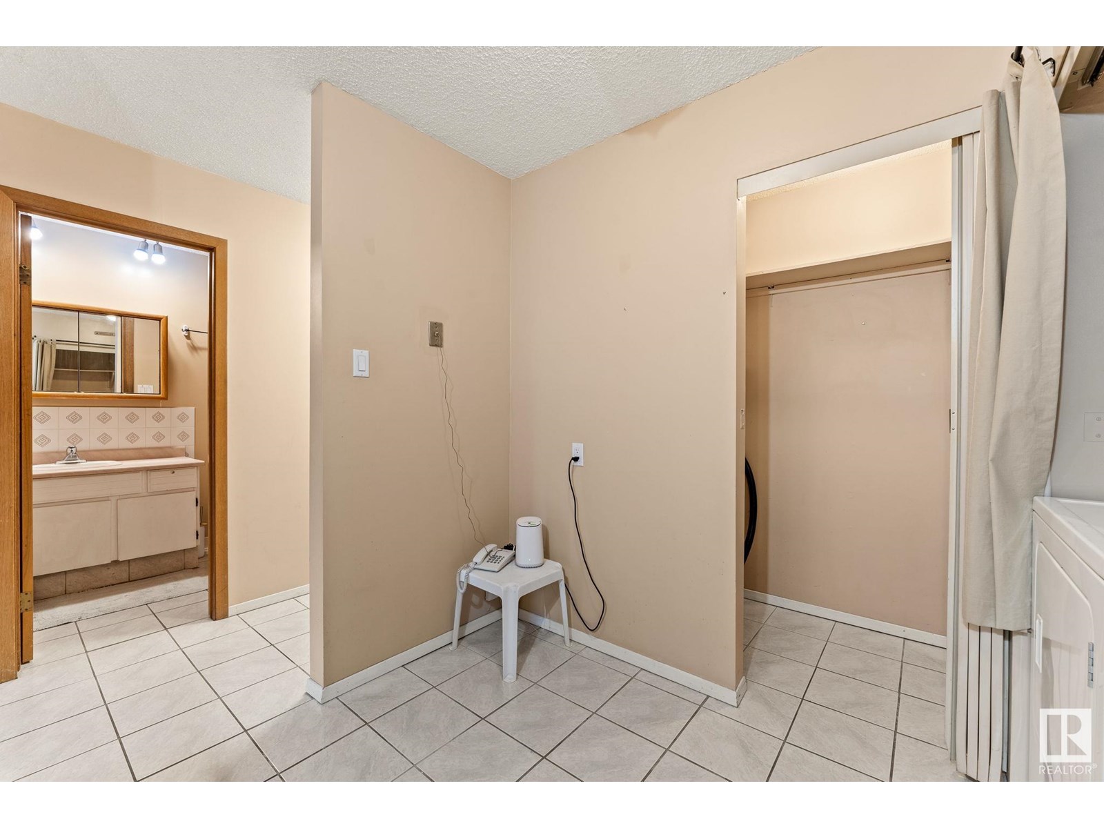 Photo 8 of 311 2315 119 St Nw, Edmonton AB