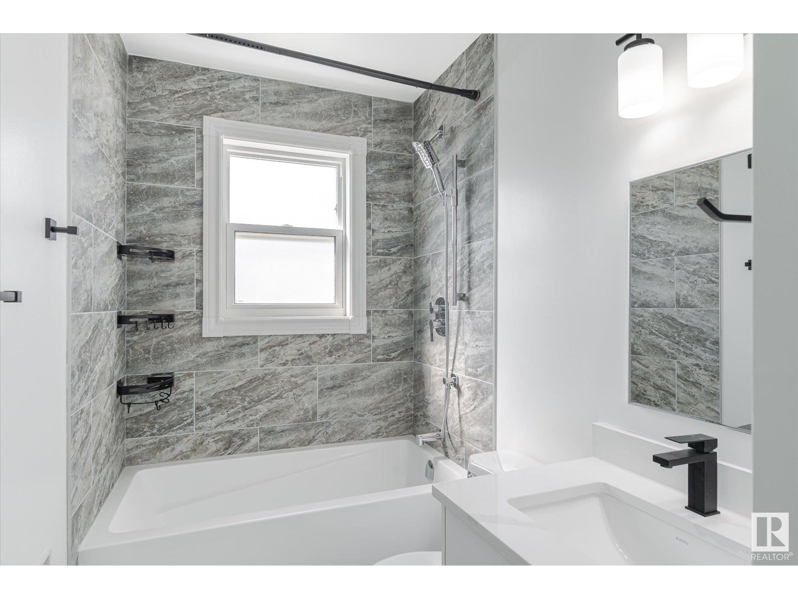 Photo 22 of 13043 Sherbrooke Av Nw, Edmonton AB