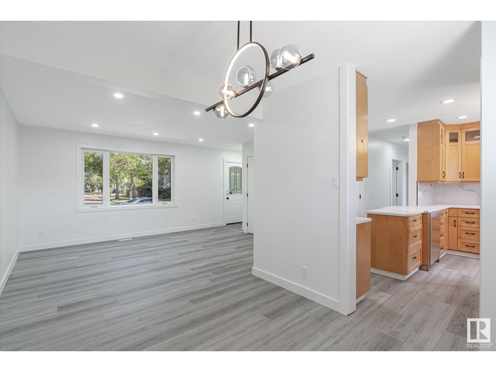 Photo 5 of 13043 Sherbrooke Av Nw, Edmonton AB