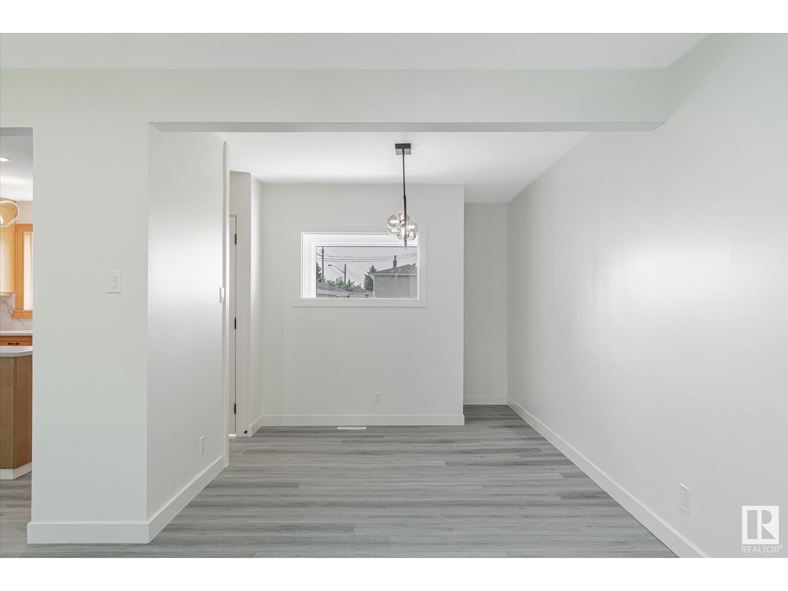 Photo 9 of 13043 Sherbrooke Av Nw, Edmonton AB