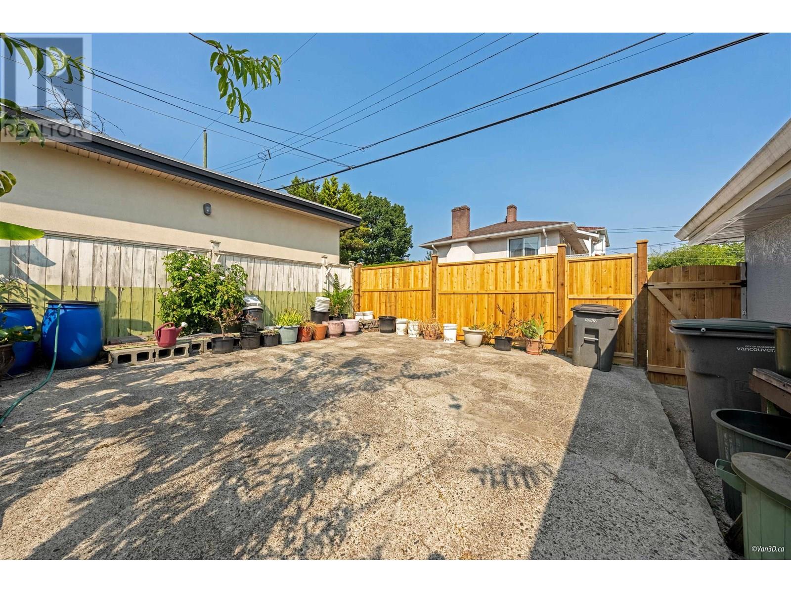 Photo 7 of 7920 Ontario Street, Vancouver BC