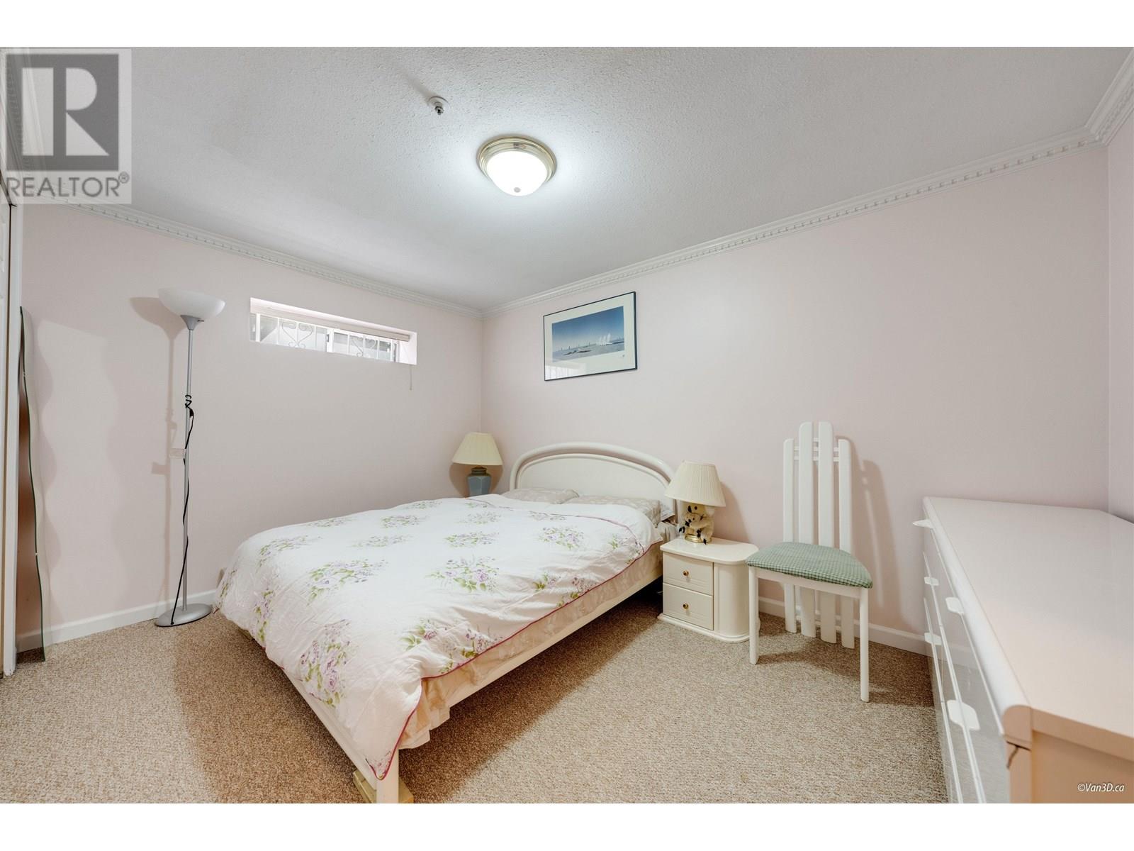 Photo 3 of 7920 Ontario Street, Vancouver BC