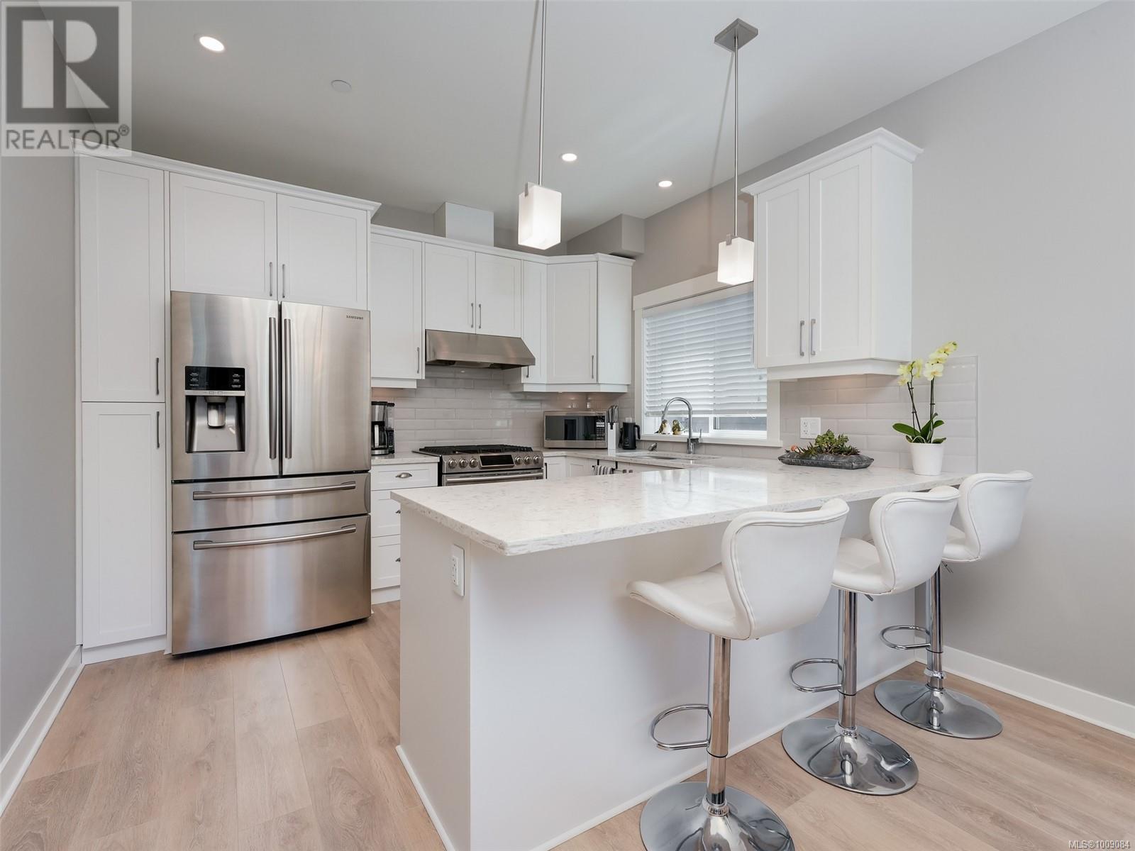 Photo 8 of 1160 Smokehouse Cres E, Langford BC