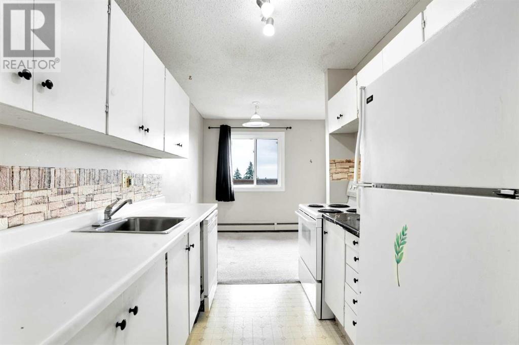 Single Family House for Sale in   Elbow Drive SW Canyon Meadows Calgary 