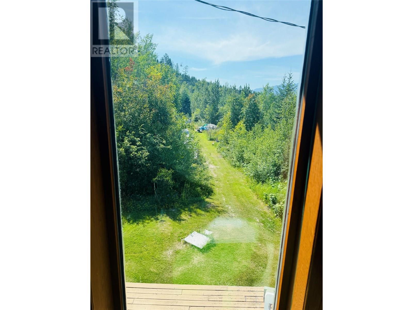 2538 95 Highway, Brisco