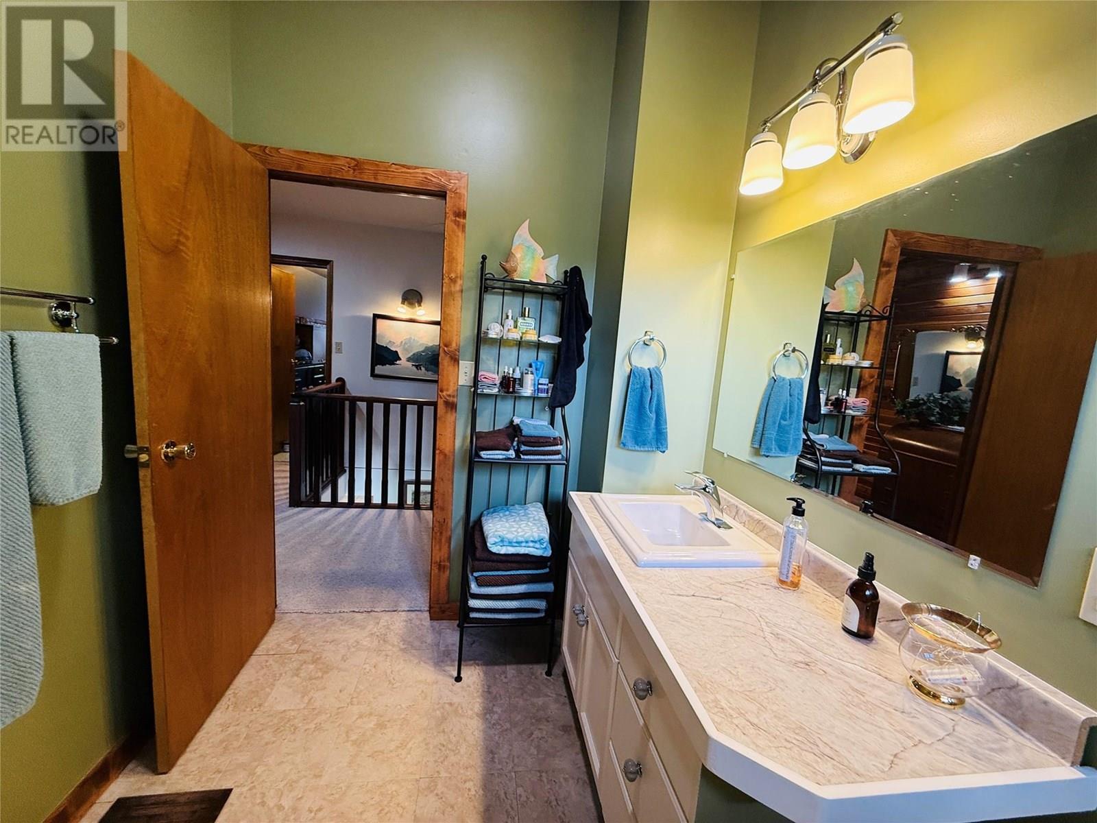 2538 95 Highway, Brisco