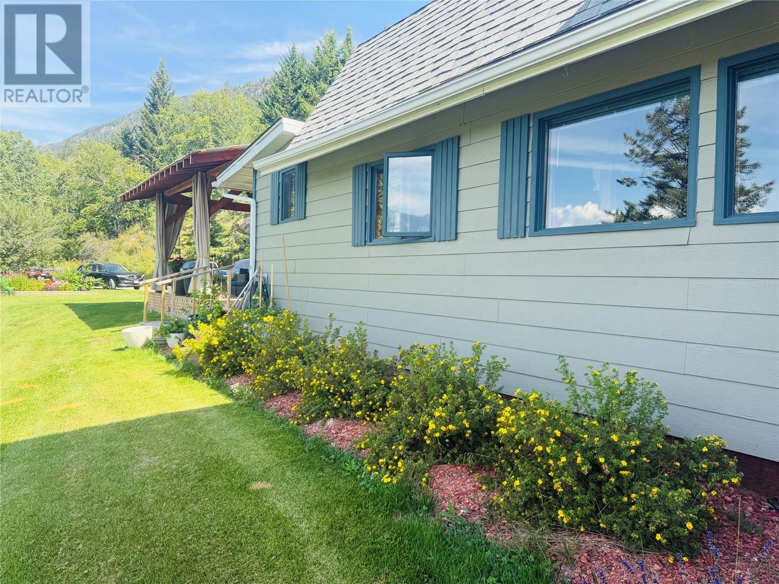 2538 95 Highway, Brisco