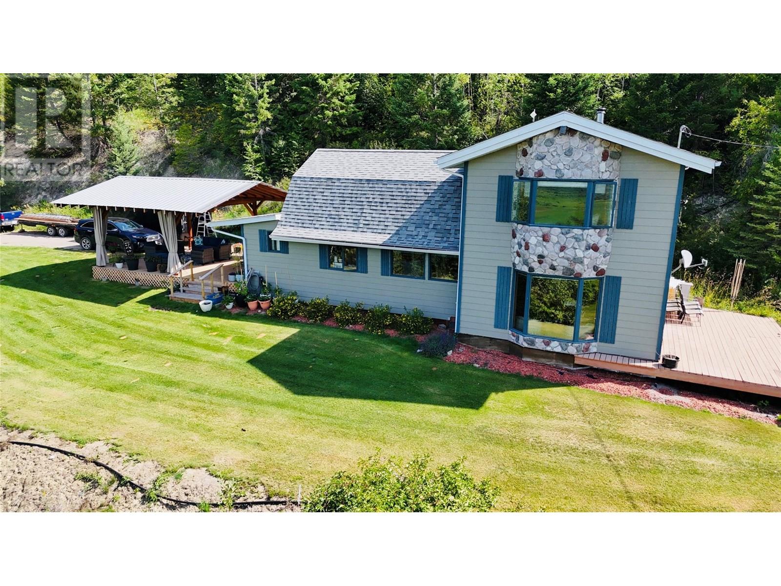 2538 95 Highway, Brisco