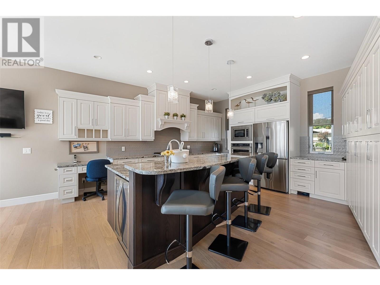 1579 Pritchard Drive, West Kelowna