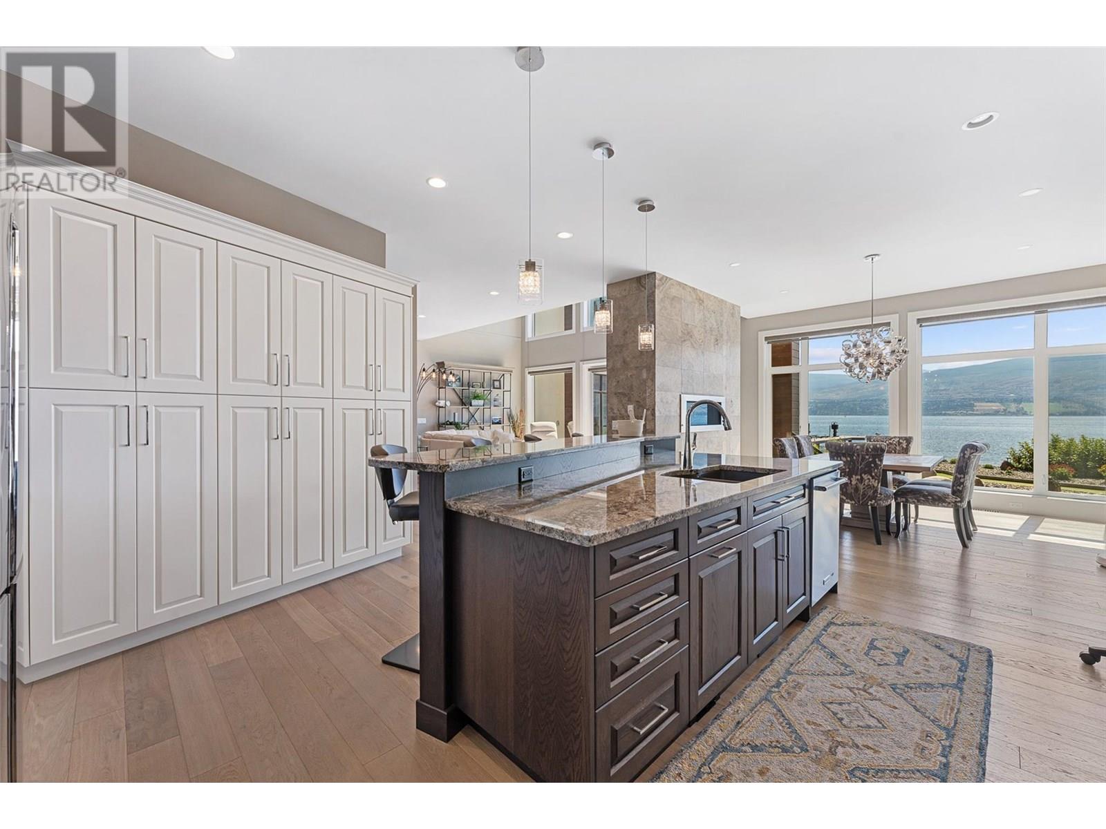 1579 Pritchard Drive, West Kelowna