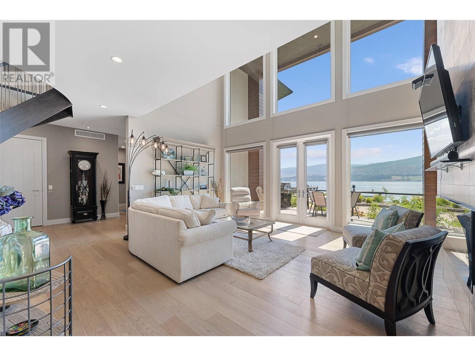 1579 Pritchard Drive, West Kelowna