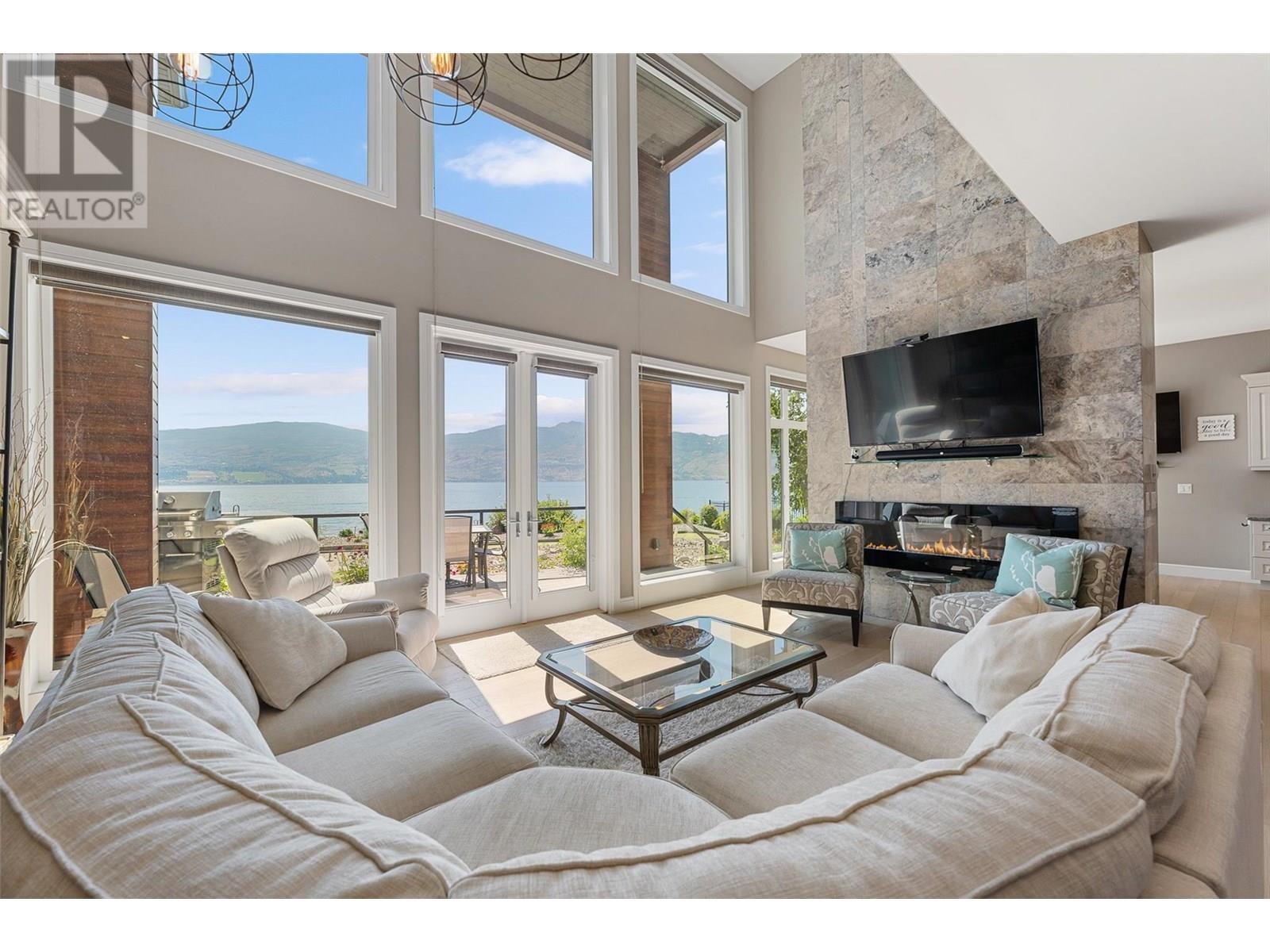 1579 Pritchard Drive, West Kelowna