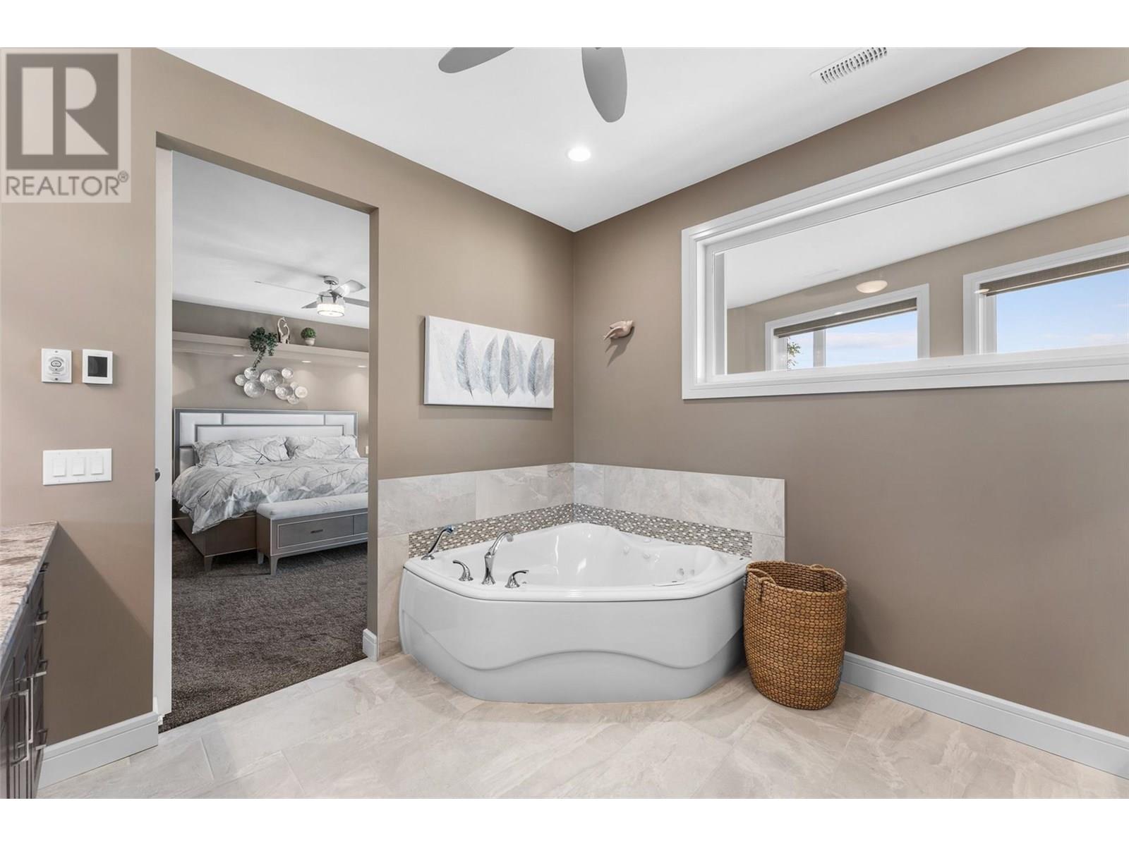 1579 Pritchard Drive, West Kelowna