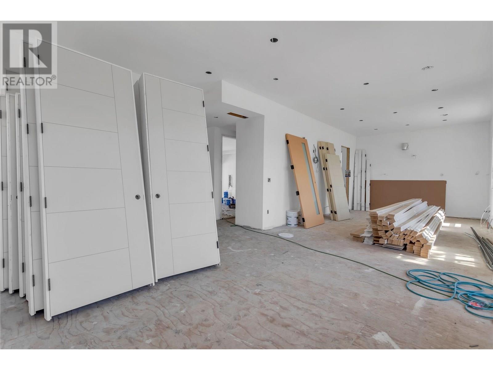  1136 Hume Avenue, Kelowna