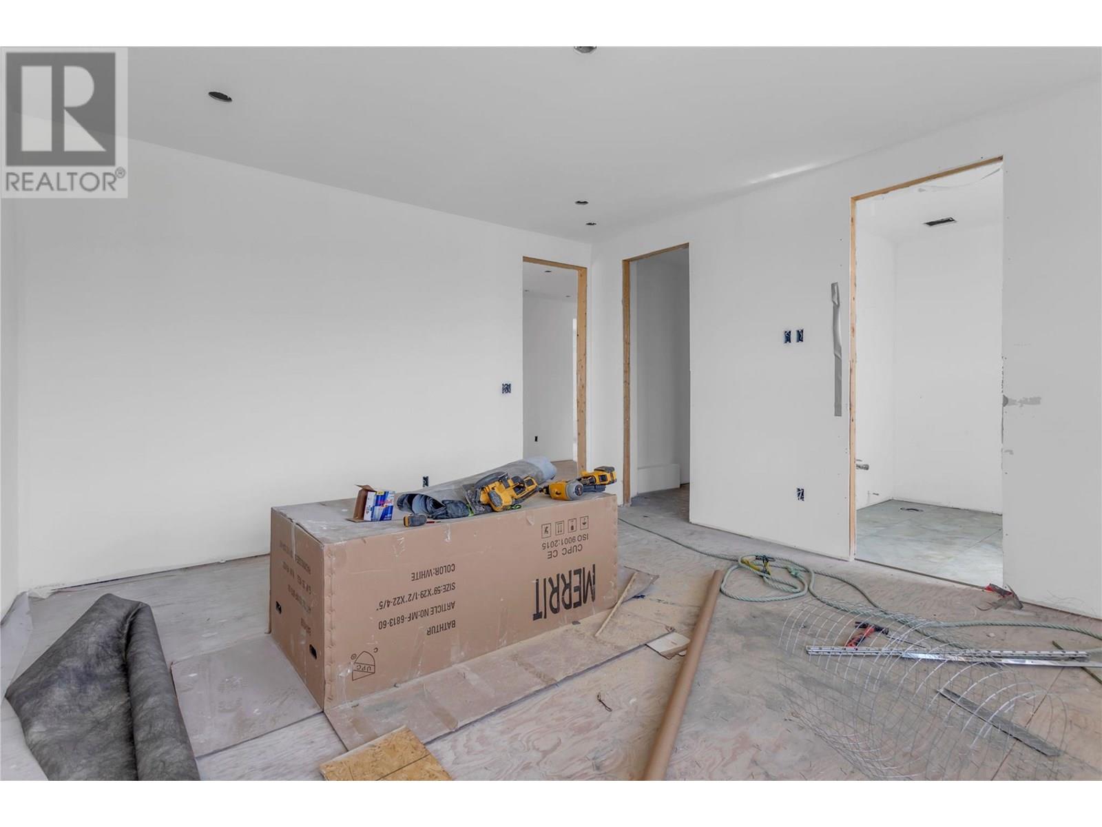  1136 Hume Avenue, Kelowna