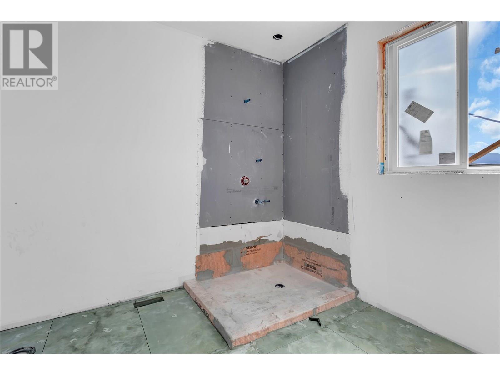  1136 Hume Avenue, Kelowna