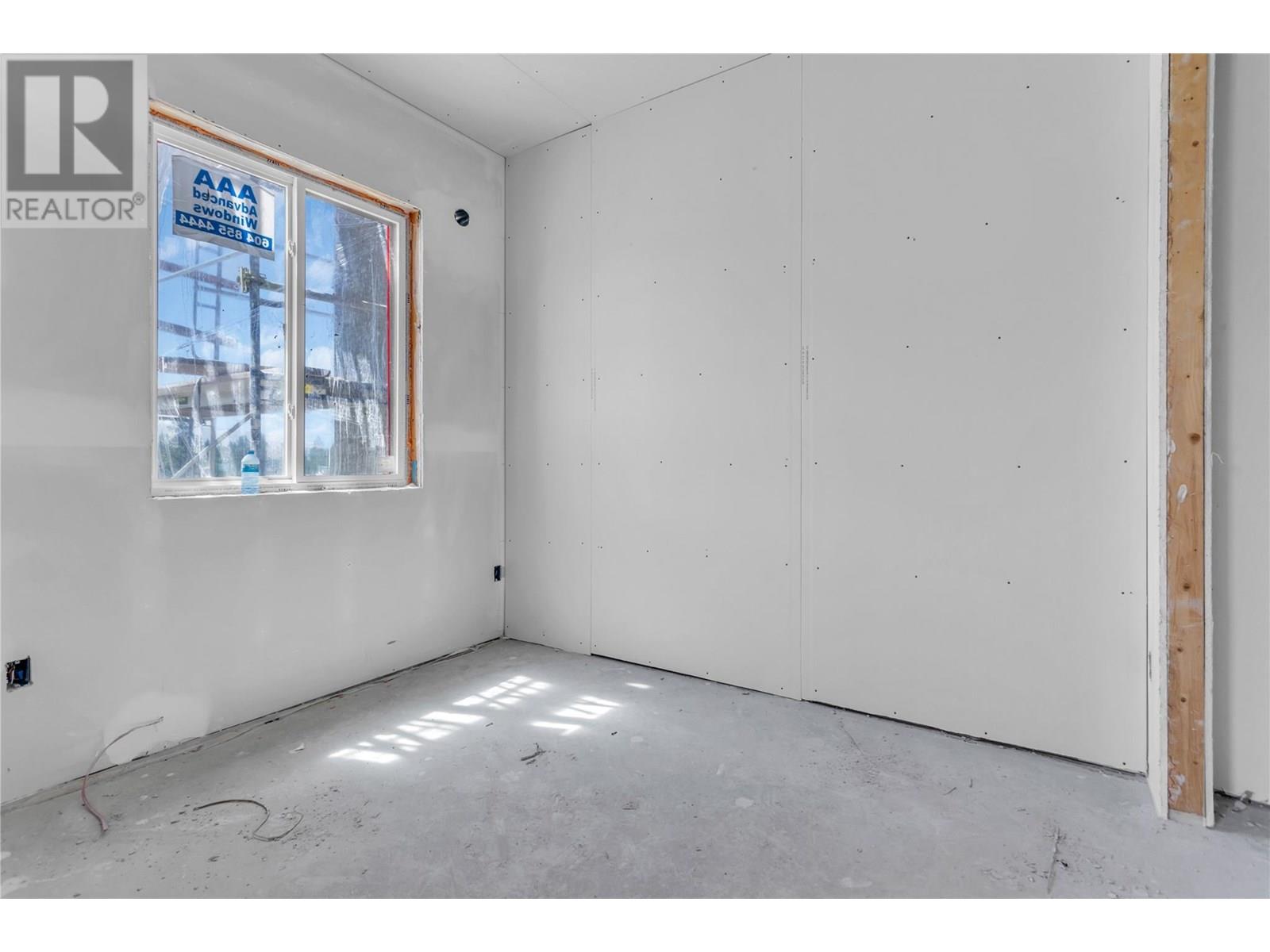  1136 Hume Avenue, Kelowna
