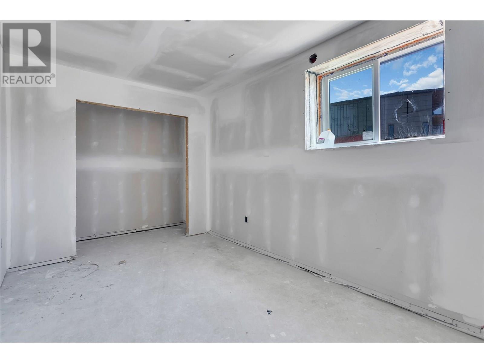  1136 Hume Avenue, Kelowna
