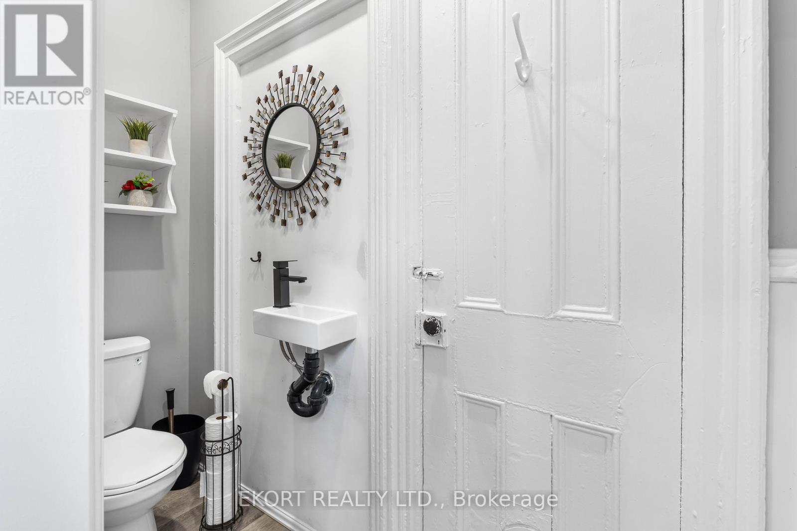 Photo 17 of 133 Foster Avenue, Belleville ON