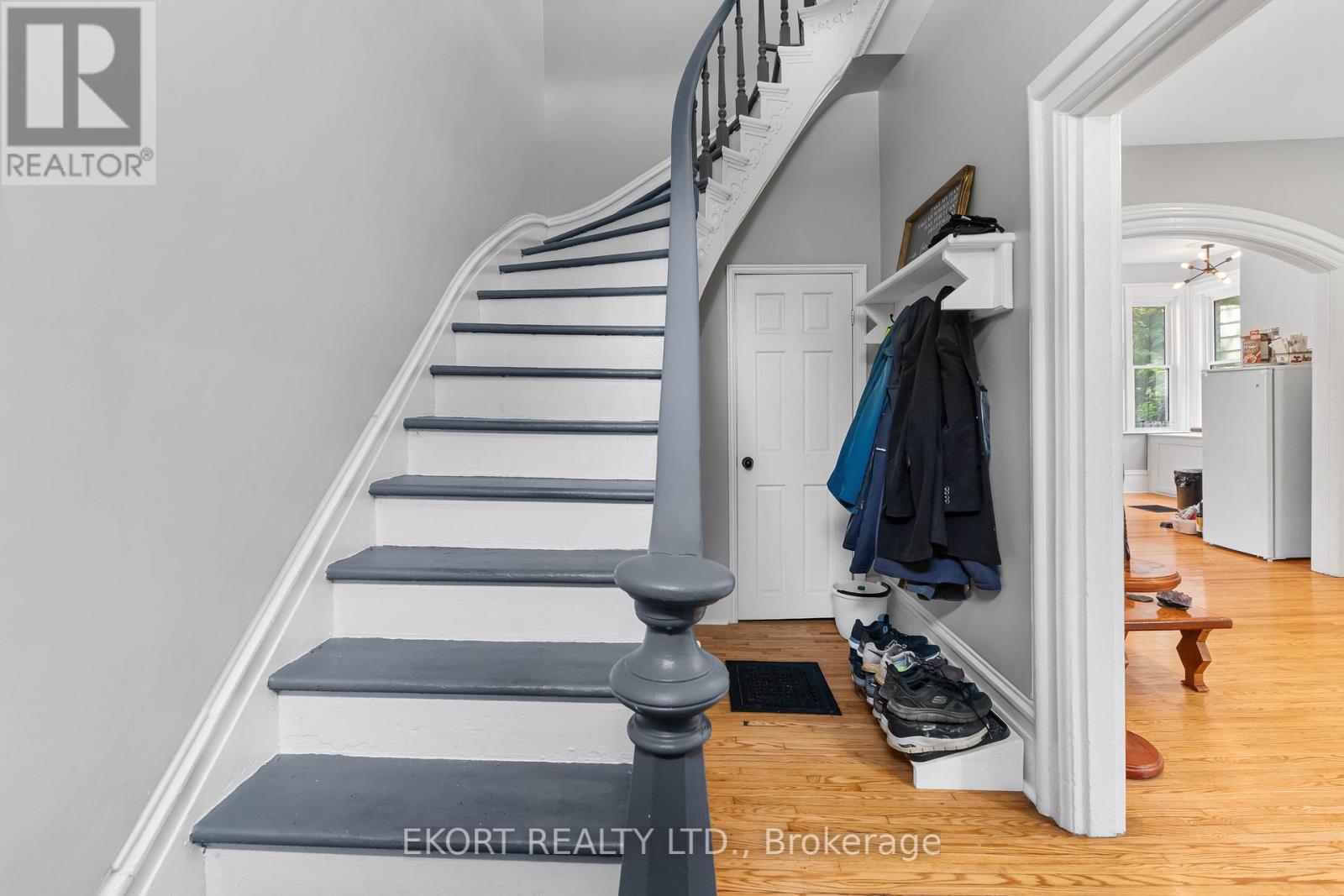 Photo 5 of 133 Foster Avenue, Belleville ON