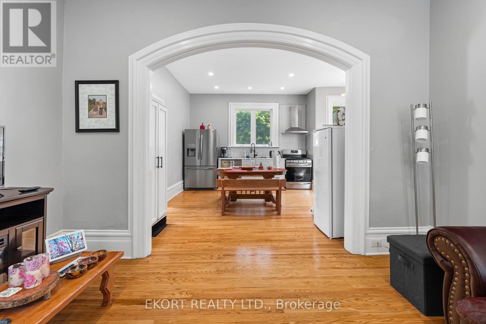 Photo 9 of 133 Foster Avenue, Belleville ON