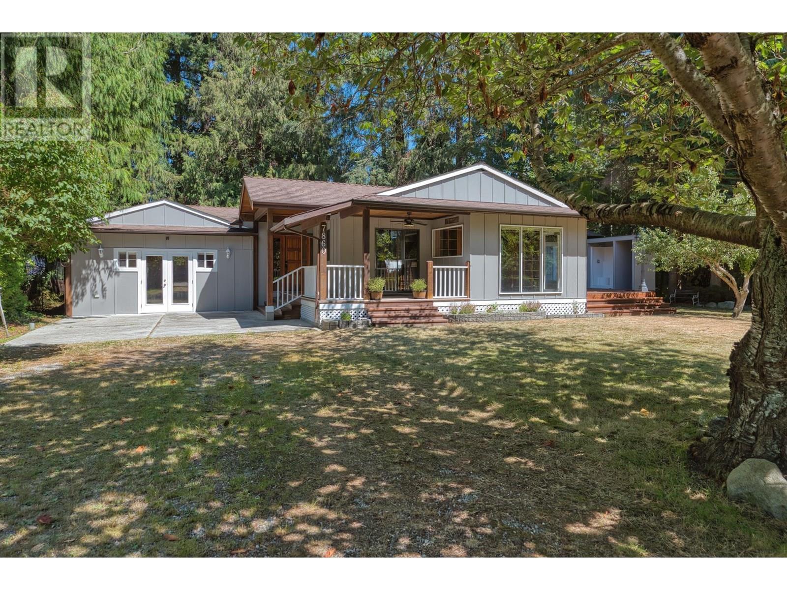 7858-7860 REDROOFFS ROAD, Halfmoon Bay