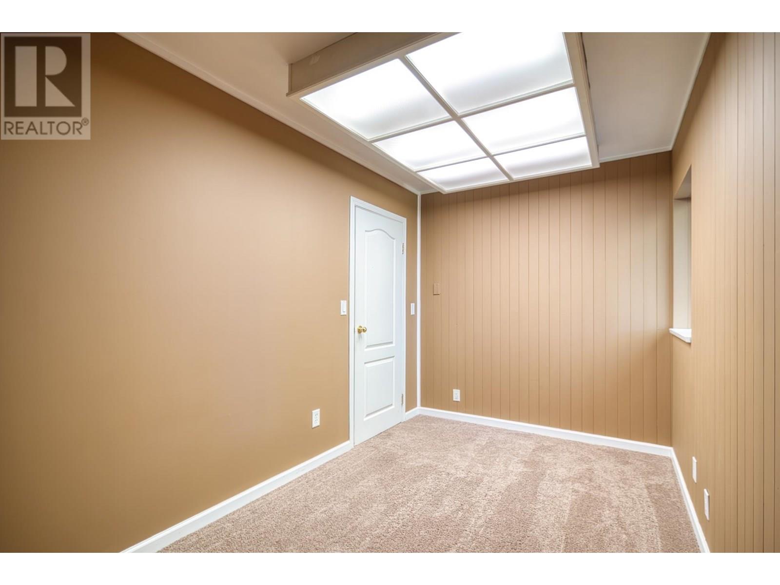 7858-7860 REDROOFFS ROAD, Halfmoon Bay