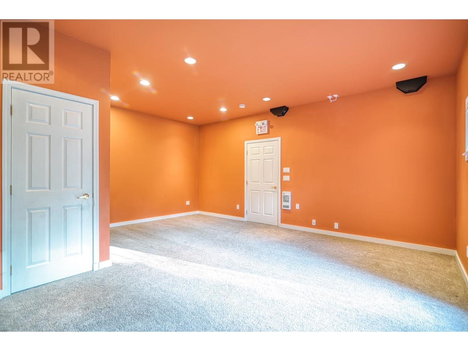 7858-7860 REDROOFFS ROAD, Halfmoon Bay