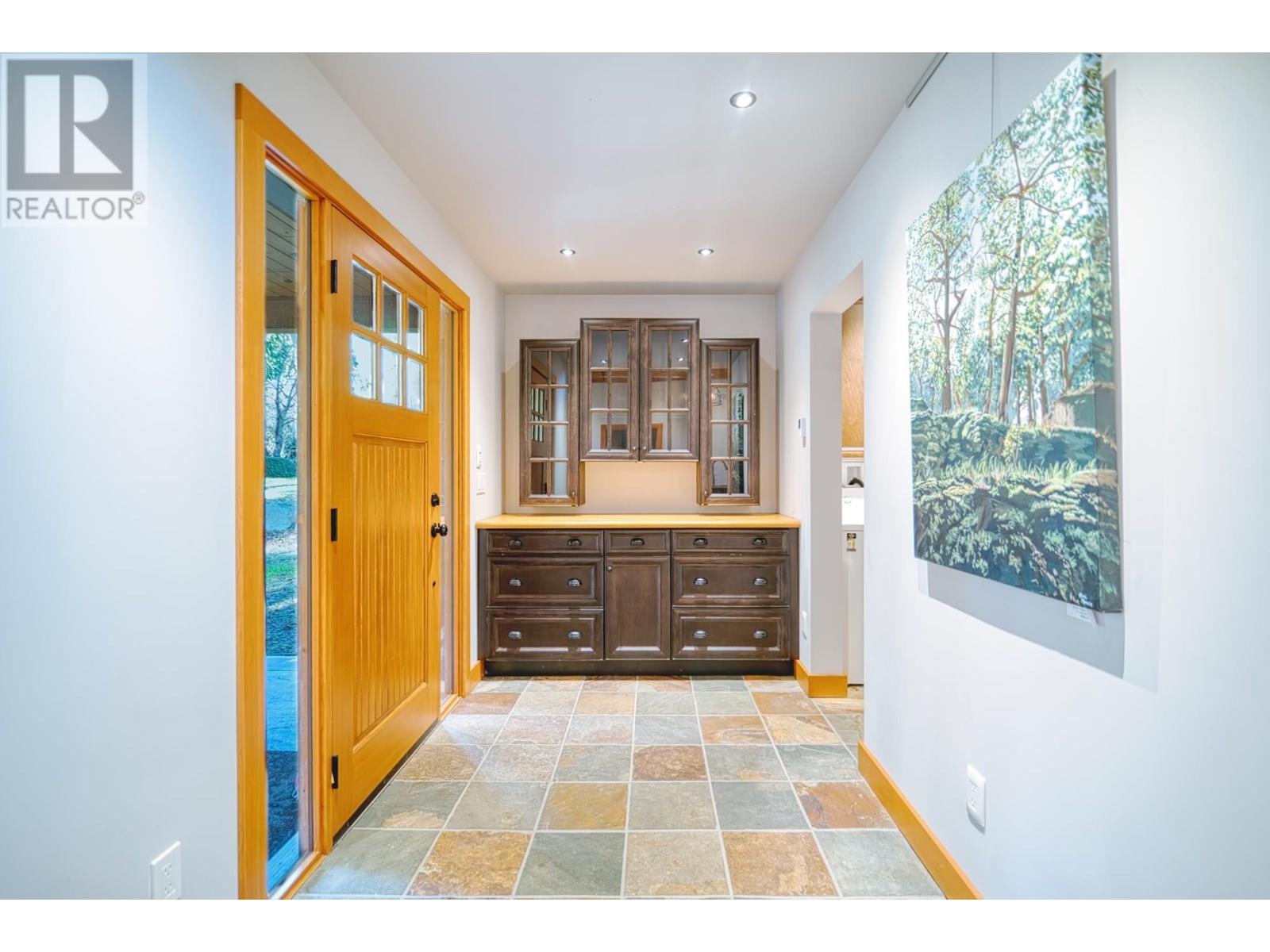 7858-7860 REDROOFFS ROAD, Halfmoon Bay