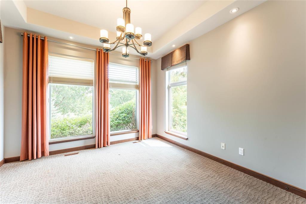 Photo 4 of 14 Bridgetown Drive, Winnipeg MB