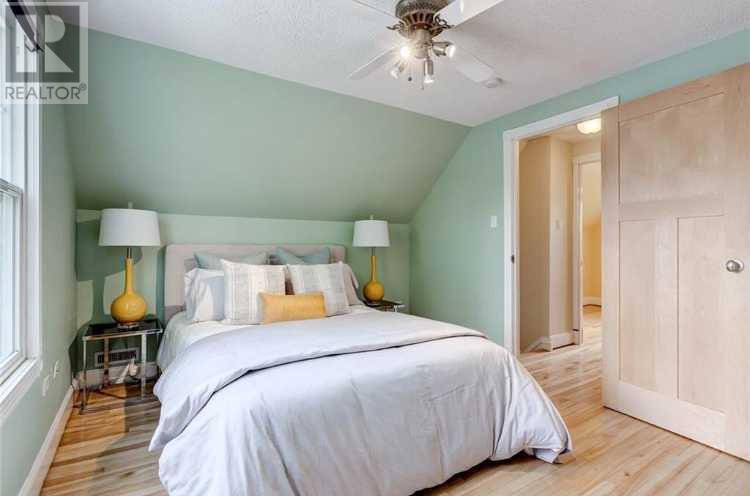 Single Family House for Sale in   Avenue NW Capitol Hill Calgary 