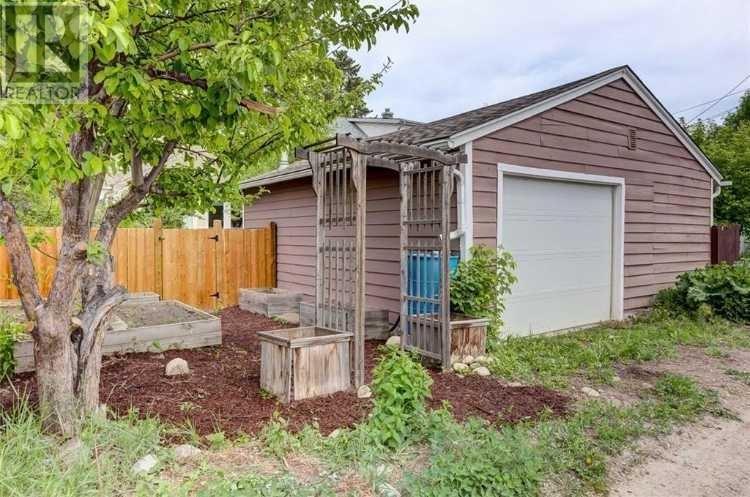 Single Family House for Sale in   Avenue NW Capitol Hill Calgary 