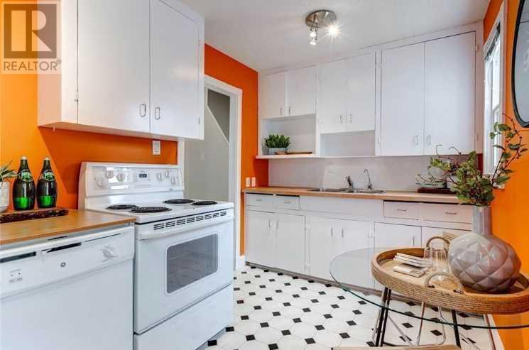 Single Family House for Sale in   Avenue NW Capitol Hill Calgary 