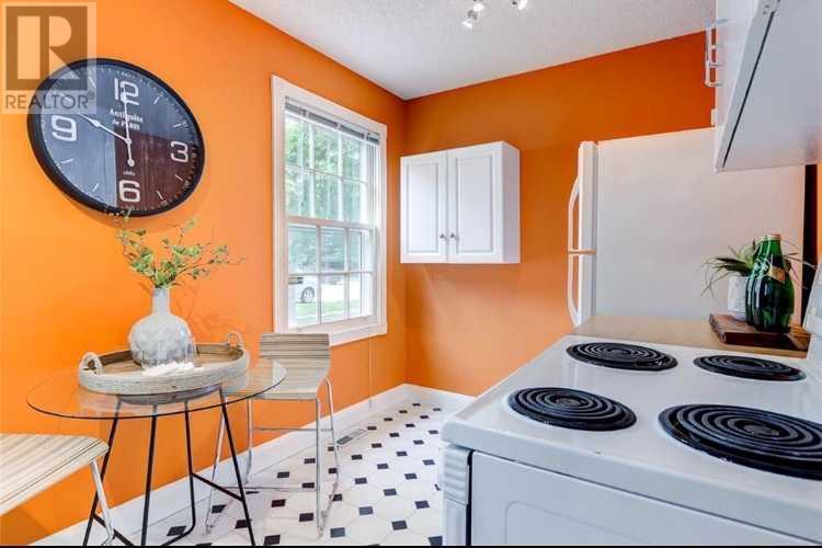 Single Family House for Sale in   Avenue NW Capitol Hill Calgary 