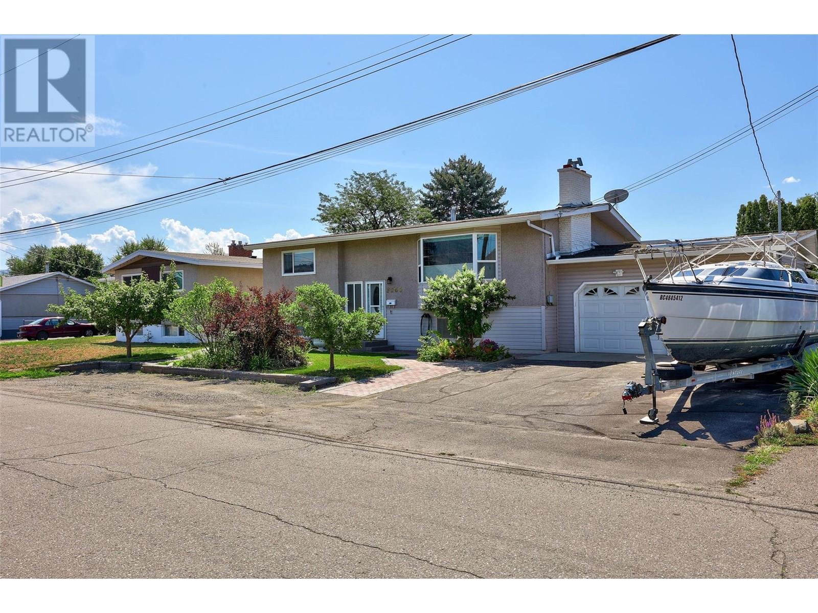 Photo 12 of 1265 Barrie Drive, Kamloops BC
