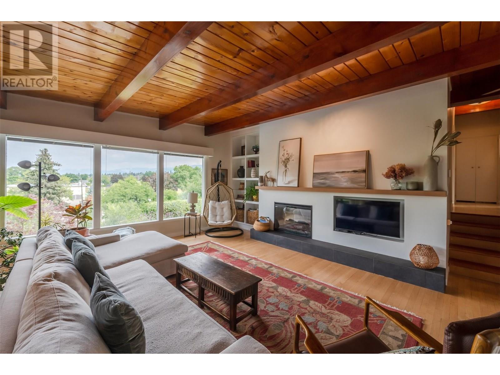 735 ROSS Avenue, Penticton