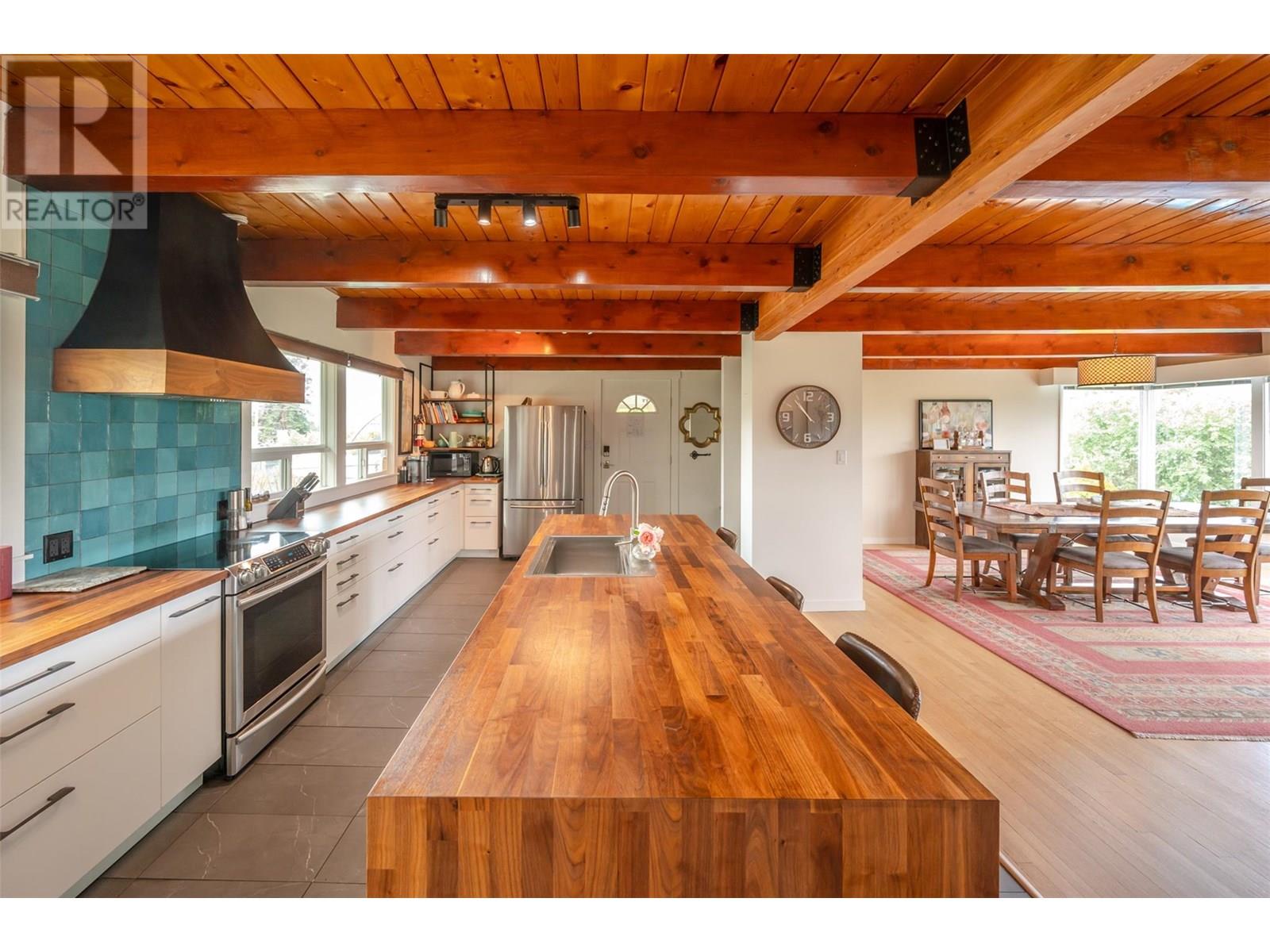 735 ROSS Avenue, Penticton