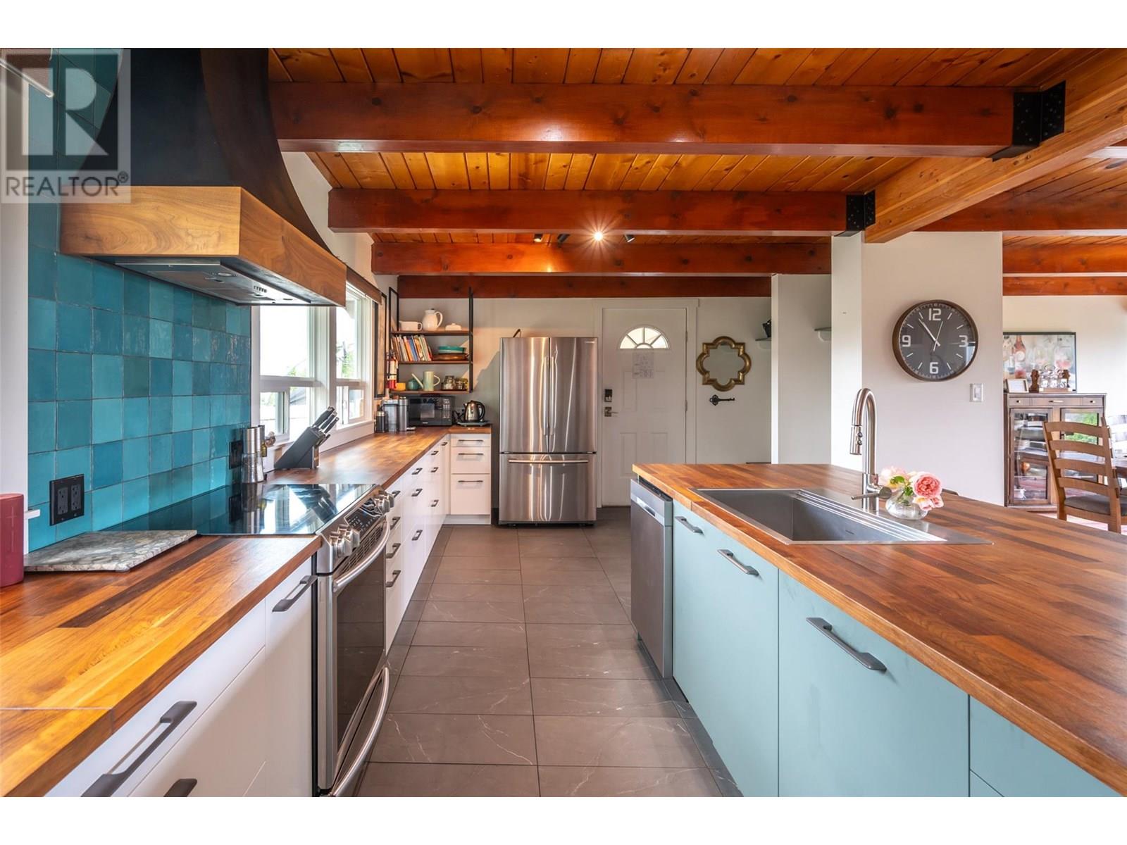 735 ROSS Avenue, Penticton
