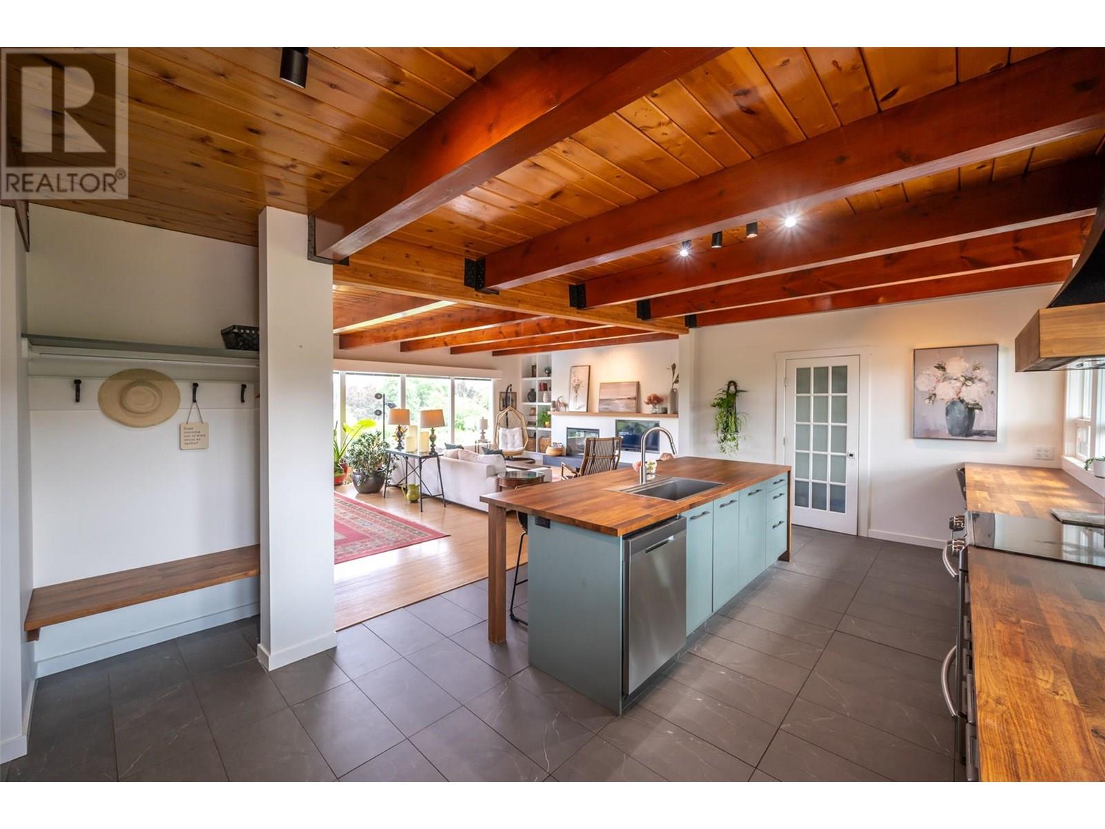 735 ROSS Avenue, Penticton