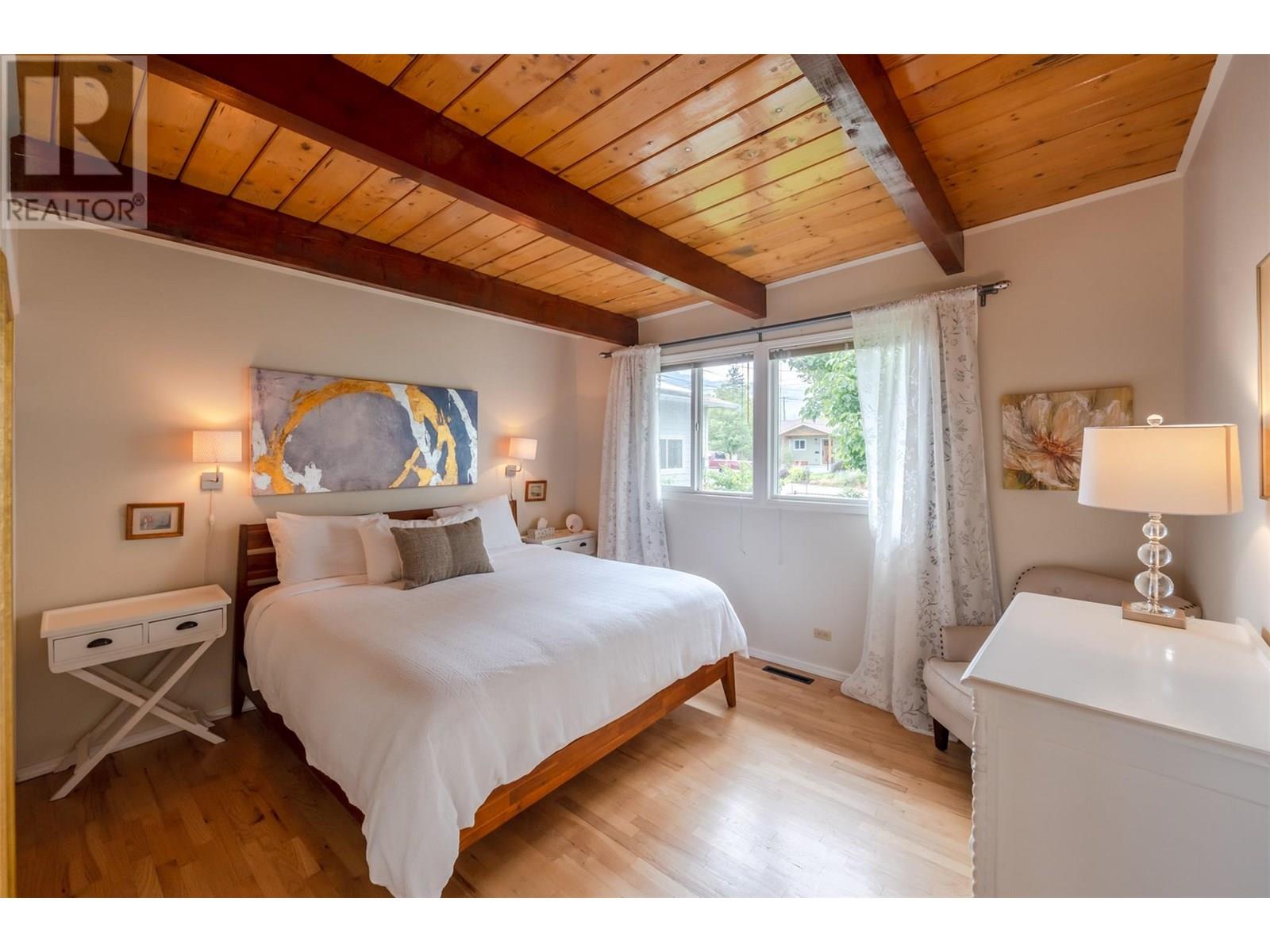 735 ROSS Avenue, Penticton