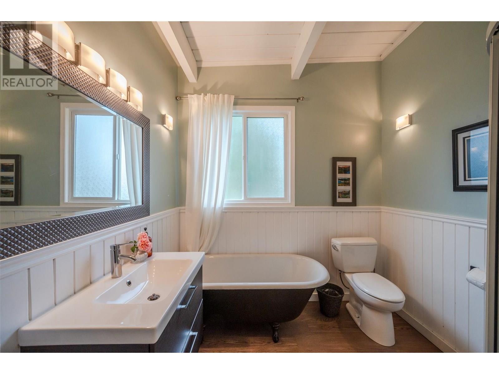 735 ROSS Avenue, Penticton