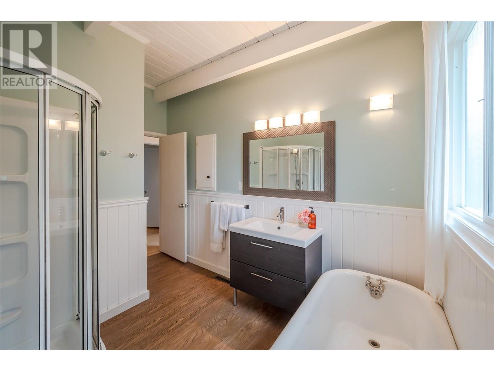 735 ROSS Avenue, Penticton