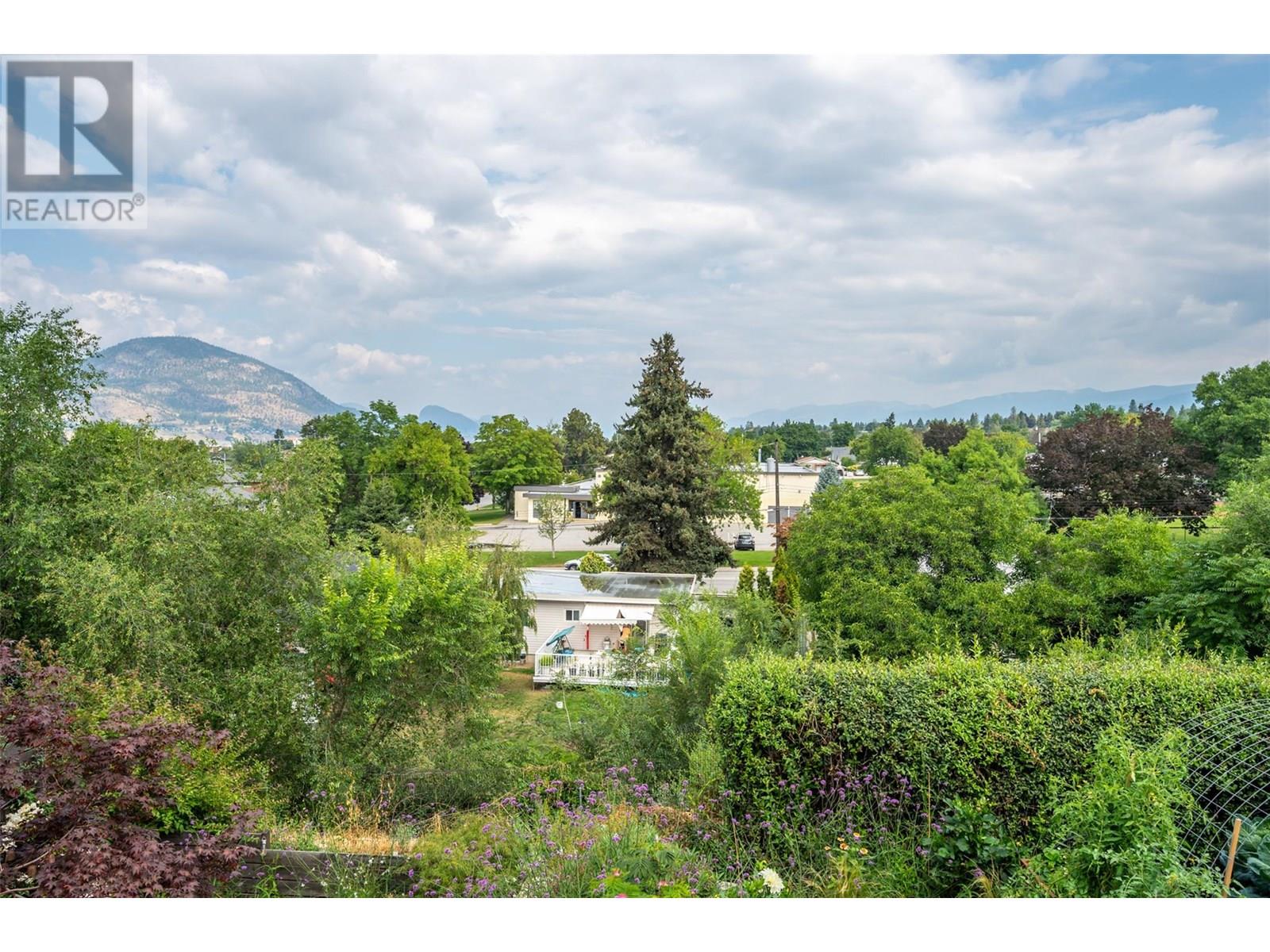 735 ROSS Avenue, Penticton