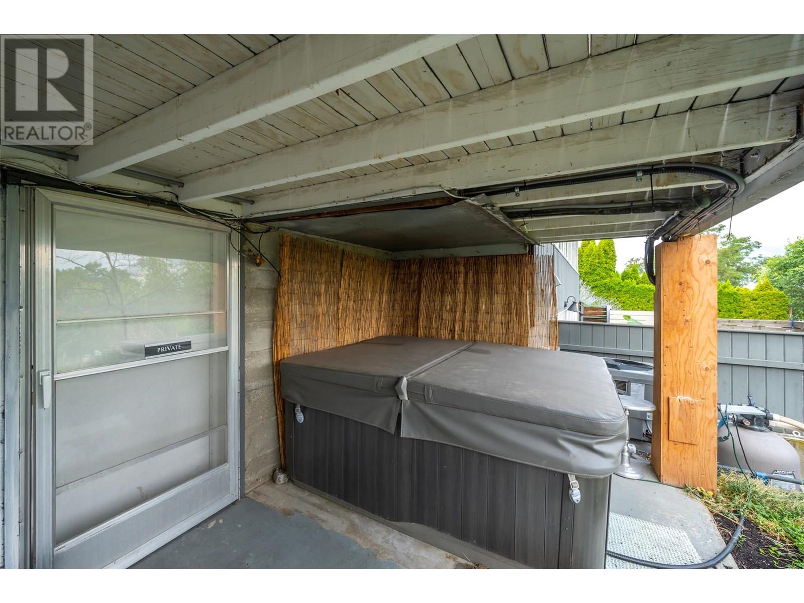 735 ROSS Avenue, Penticton