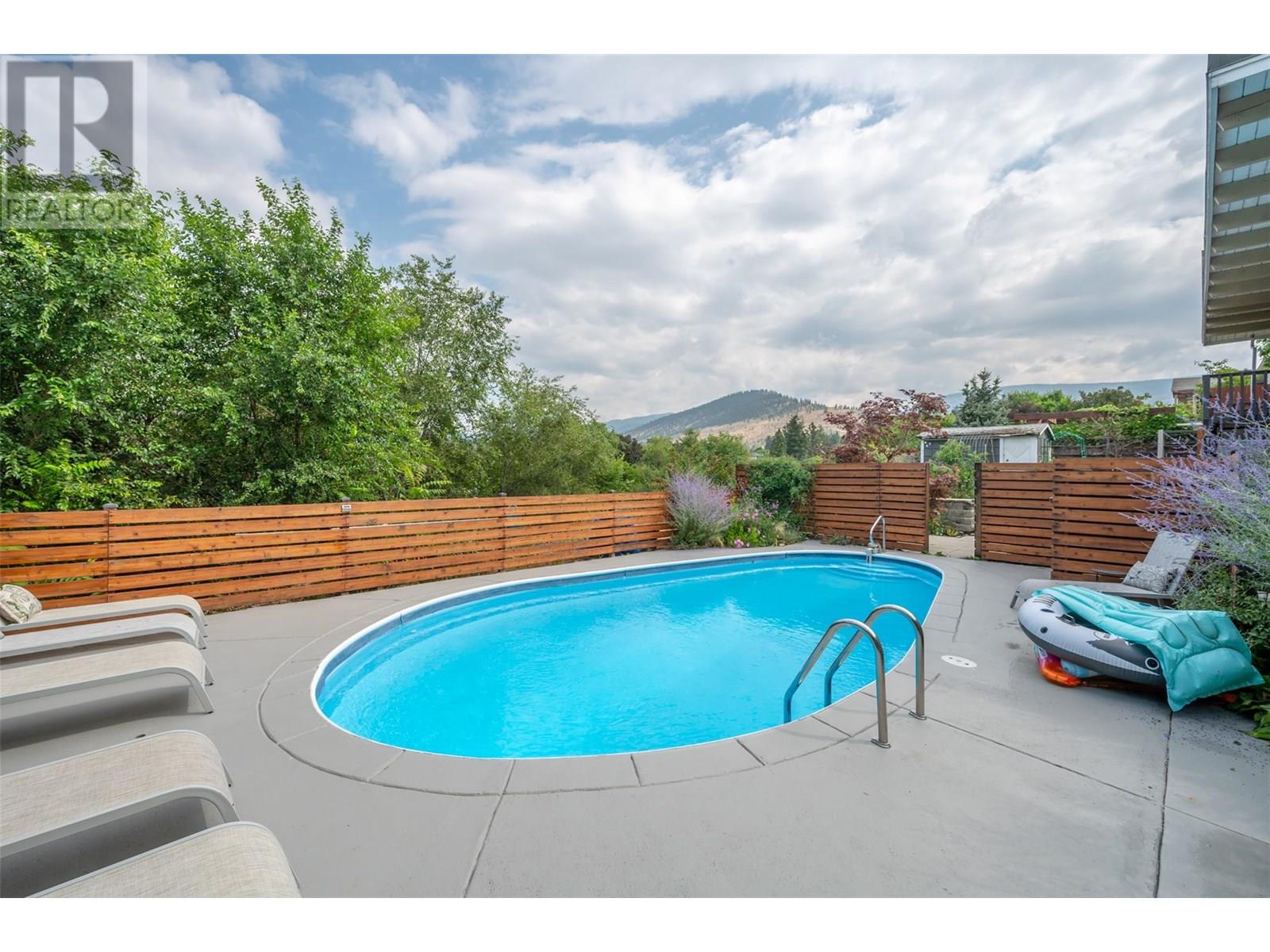 735 ROSS Avenue, Penticton