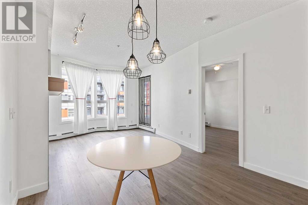 Photo 3 of 302 2420 34 Avenue Sw, Calgary AB