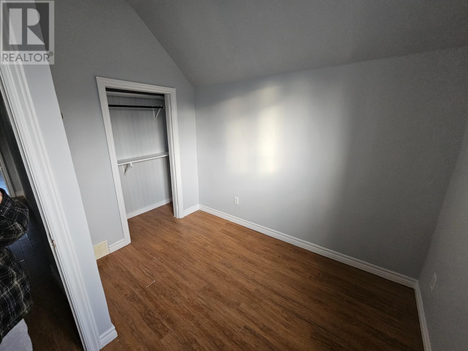 Photo 9 of 566 Albert St W, Sault Ste Marie ON